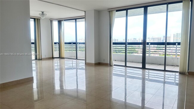Foto del edificio - 3530 Mystic Pointe Dr