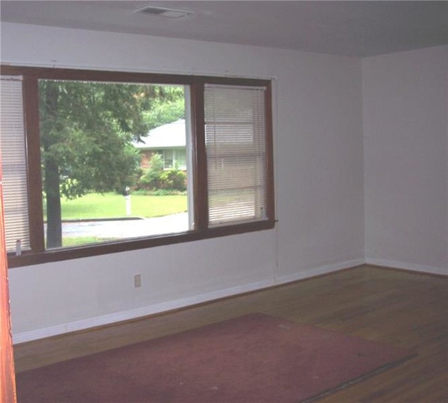 Foto del edificio - 140 Shawnee Trail SE