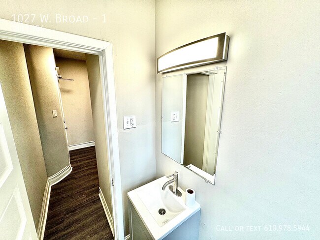 Foto del edificio - Renovated Bethlehem 1 Bed
