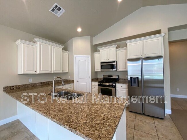 Building Photo - 3439 S Barcelona Dr