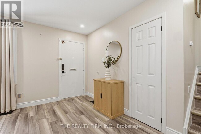 Building Photo - 45 Amy Crescent