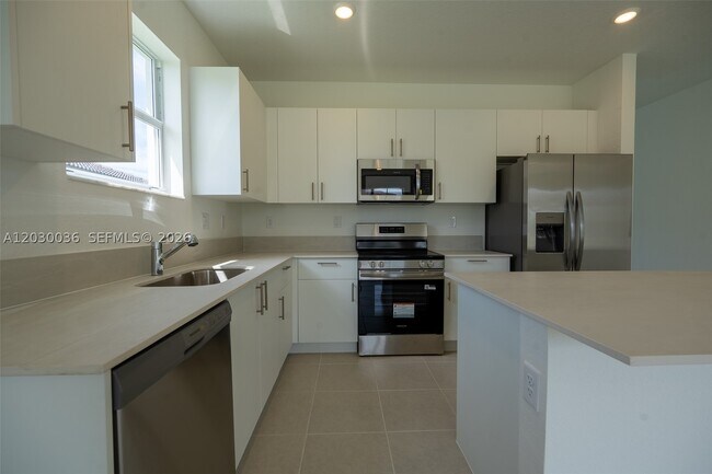 Foto del edificio - 2485 SE 29th Dr