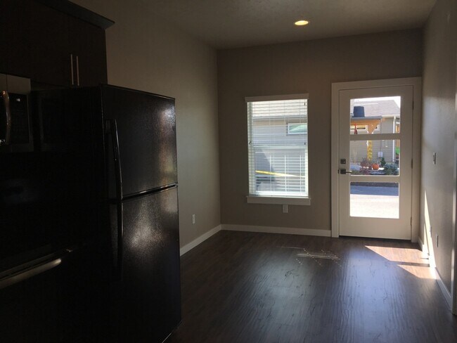 Foto del edificio - 1575 NE Rumgay Ln