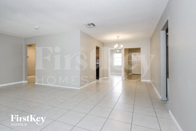 Foto del edificio - 7401 NW 58th St