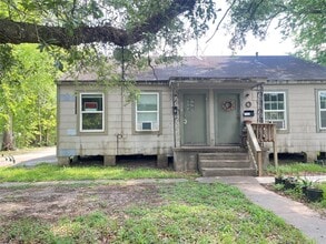 Building Photo - 2308 8th St