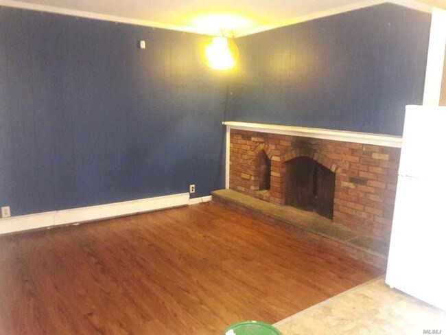 Building Photo - 43 Milford Dr