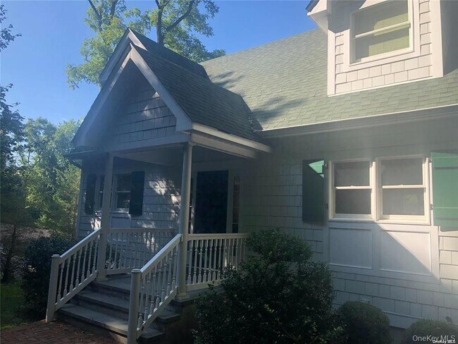 Foto del edificio - 442 River Rd