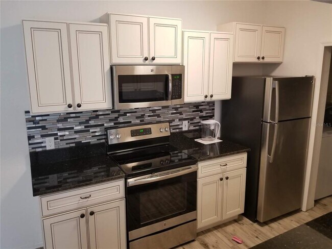 Building Photo - 1275 Lake Shadow Cir