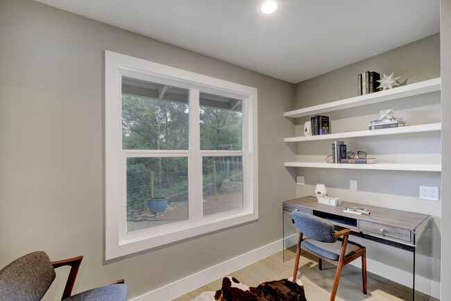 Building Photo - 1414 Redbud Trail