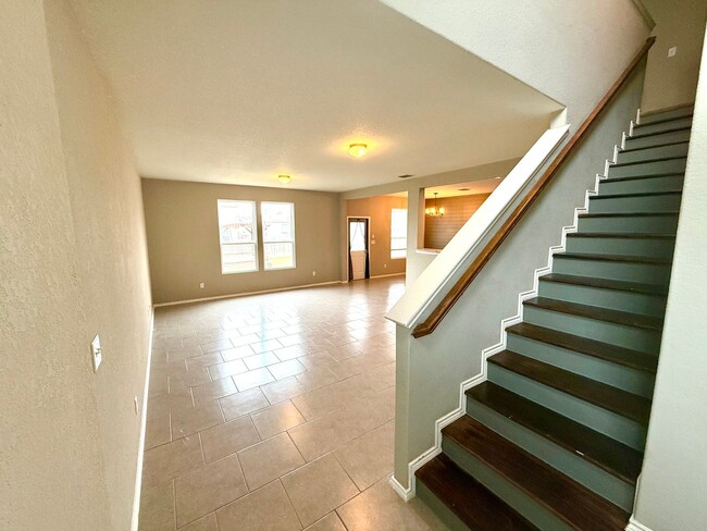 Foto del edificio - AVAILABLE NOW! Two Story 3 Bedroom / 2.5 B...