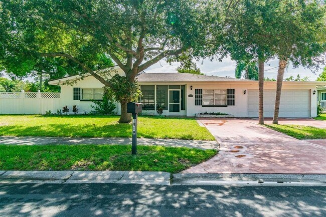 Building Photo - 1519 Bass Blvd