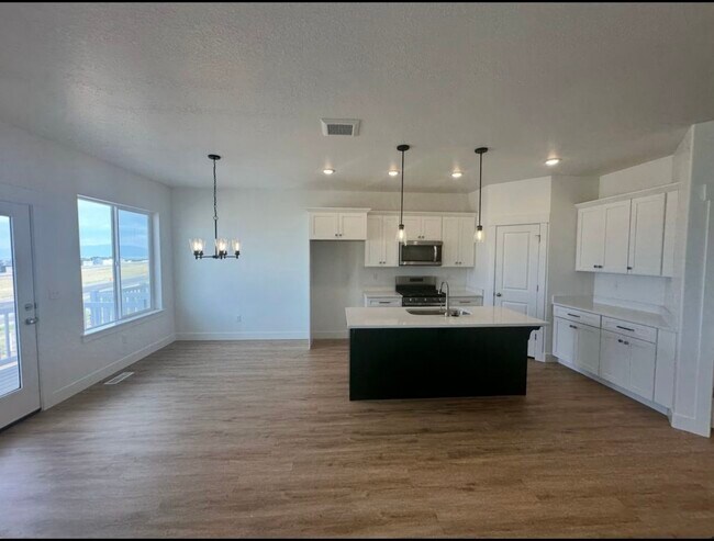 Foto del edificio - 2694 Blue Dawn Ln