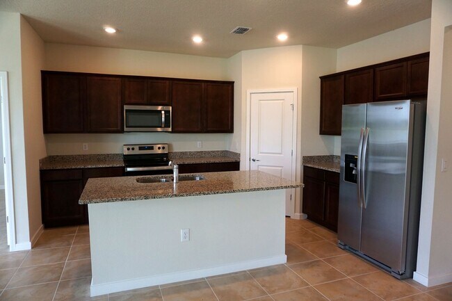 Building Photo - 5060 Sparkling Water Wy