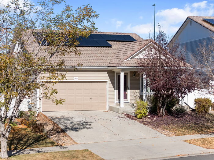 Foto principal - Light and bright 4-bedroom 3 bath beauty i...