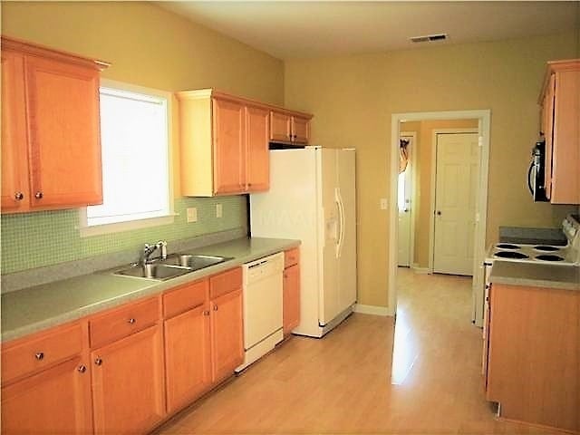 Foto del edificio - 1227 Harbor River Dr