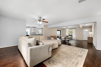 Building Photo - 6019 Cartagena St