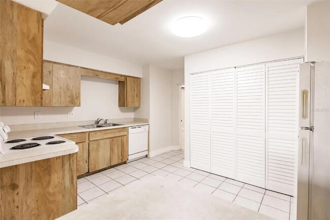 Foto del edificio - 1665 Florence Ave