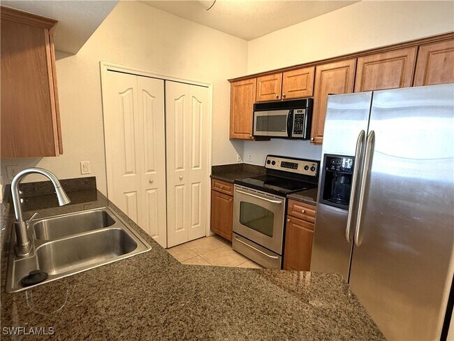 Building Photo - 12990 Positano Cir