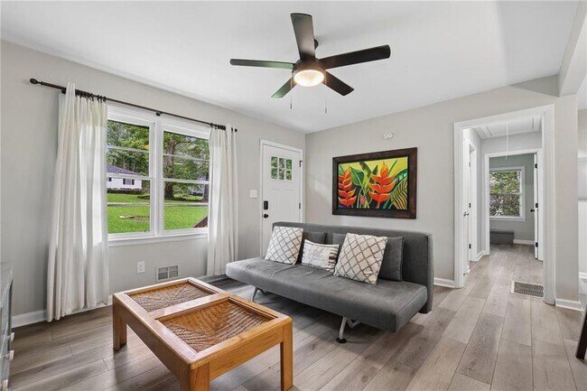 Building Photo - 6385 Lobelia Rd SW