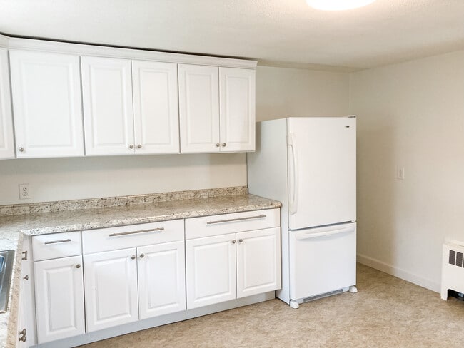 KITCHEN - 200 Day St