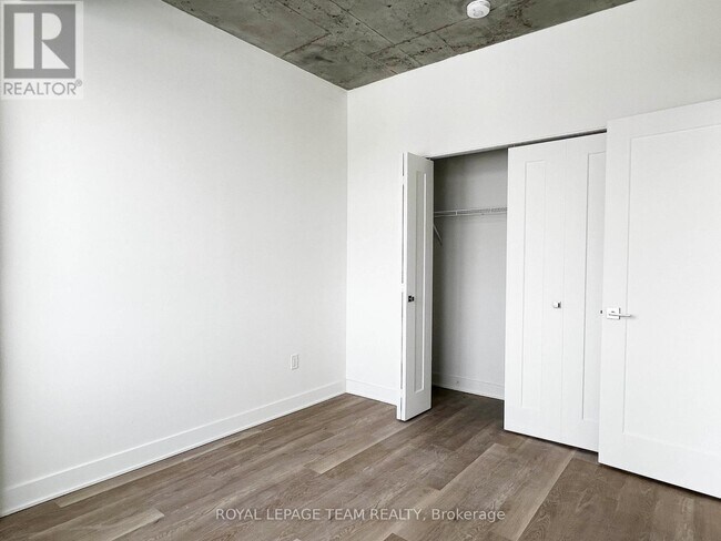 Photo du bâtiment - 1655 Carling Ave