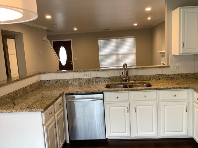 Foto del edificio - Bellevue - 3 bedrooms - 2 1/2 baths home