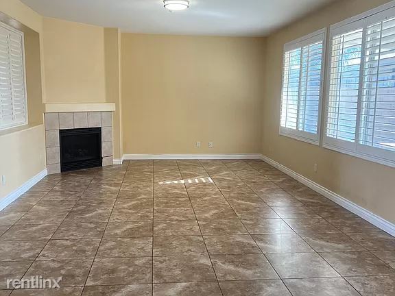 Building Photo - 3 br, 2.5 bath House - 7386 Lime Ave