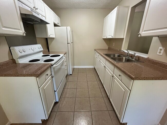 Foto del edificio - 360 Oxford Ct