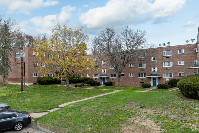 Building Photo - Bell Court Condos