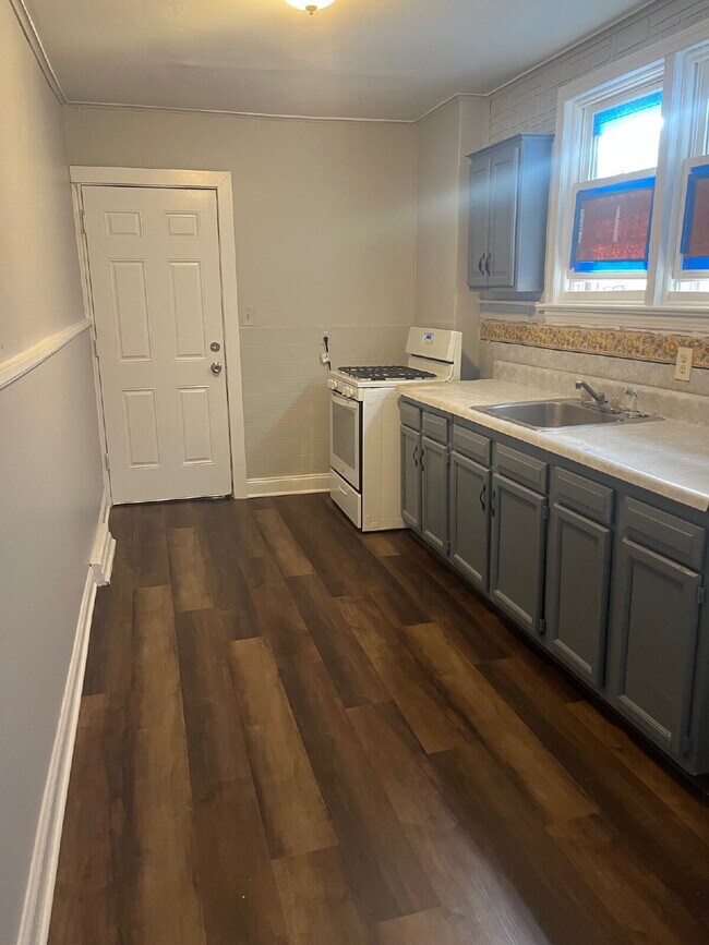 Building Photo - 1210 Anderson St