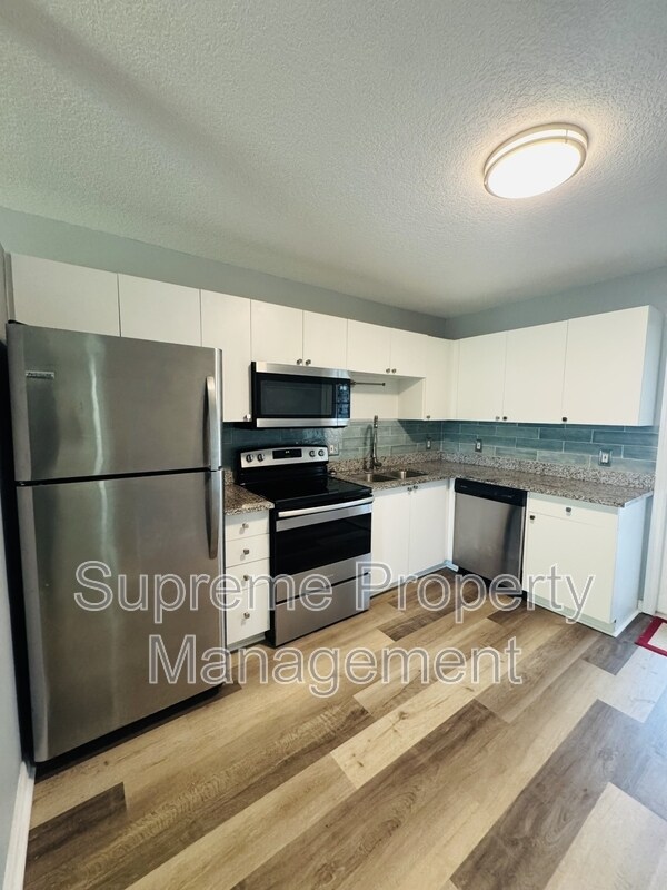 Foto del edificio - 5021 Burlington Ave N