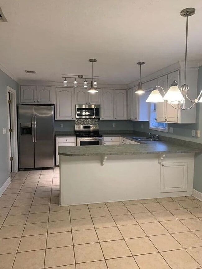 Building Photo - 3/2 for rent in Reservoir East in Brandon ...