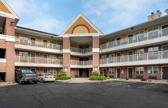 Building Photo - Furnished Studio-Cincinnati - Springdale - I-275