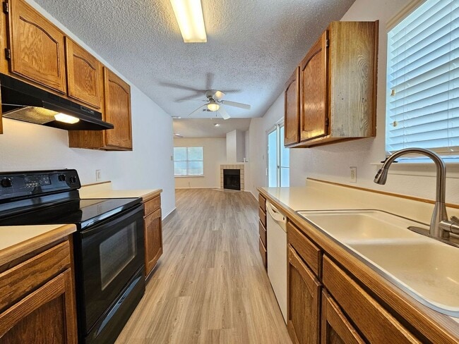Building Photo - 2209 Dickens Dr