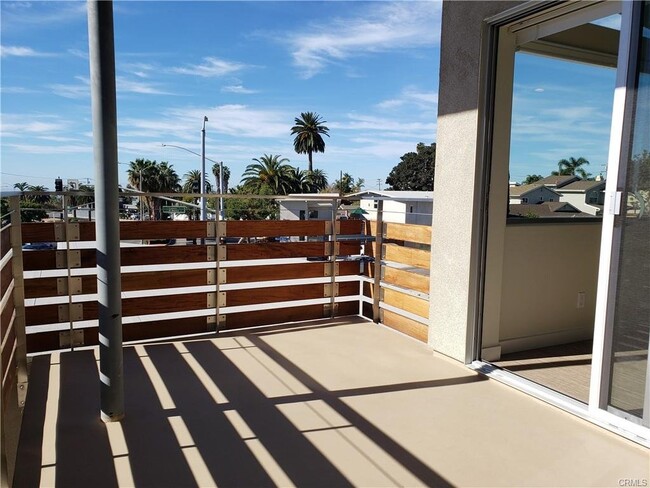 Building Photo - 34610 Camino El Molino, San Clemente, CA 9...