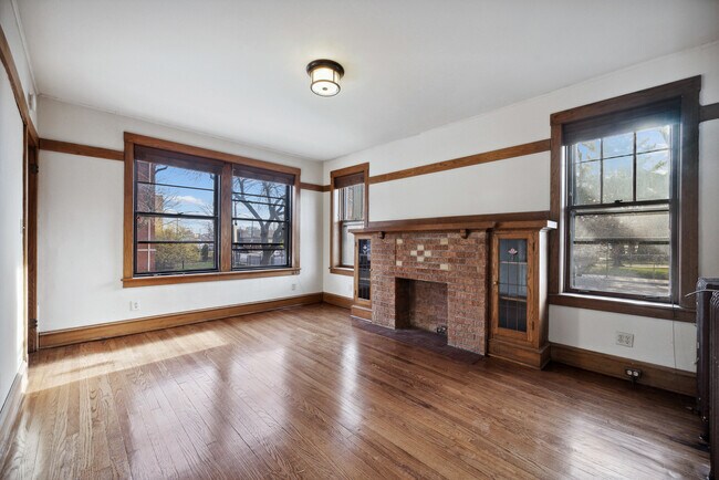 Foto del edificio - 3952 W Waveland Ave