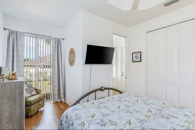 Foto del edificio - 4102 Oasis Blvd