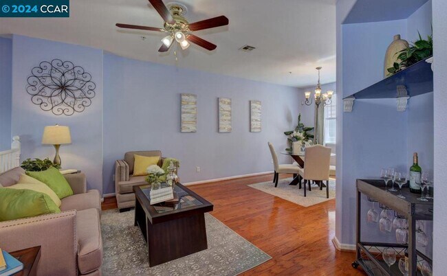Foto del edificio - 1130 Summer Ln