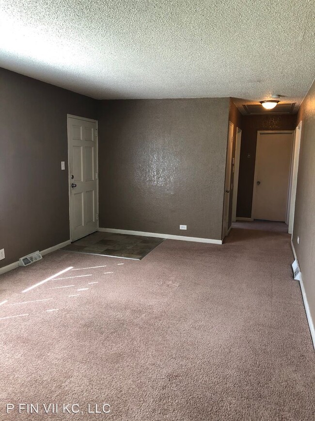 Building Photo - 4 br, 2 bath House - 3106 E 94th St