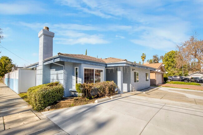 Foto del edificio - 7701 Baird Ave