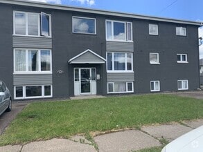 Building Photo - 20 Waverley Ave