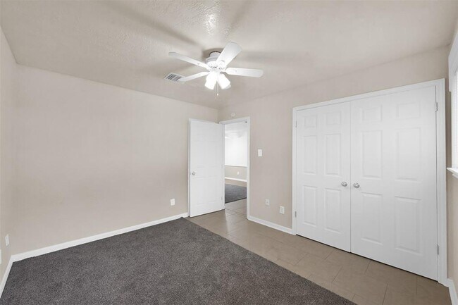 Foto del edificio - 14949 Hwy 105 W