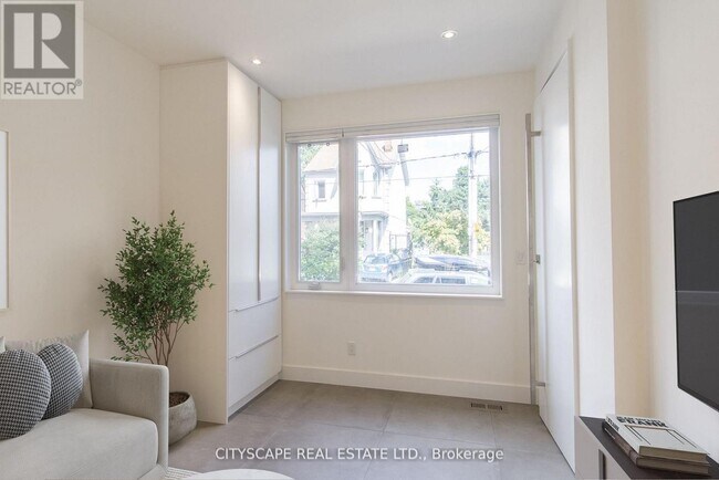 Photo du bâtiment - 98 Manning Ave