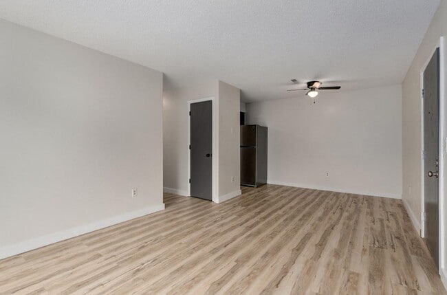 Foto del edificio - 1221 S Park Ave