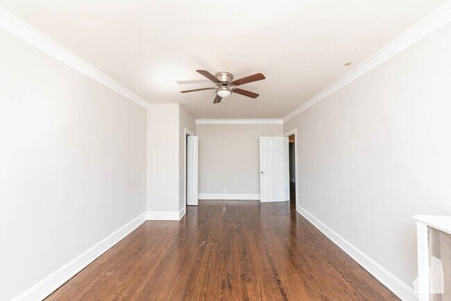 Building Photo - 5075 N Wolcott Ave