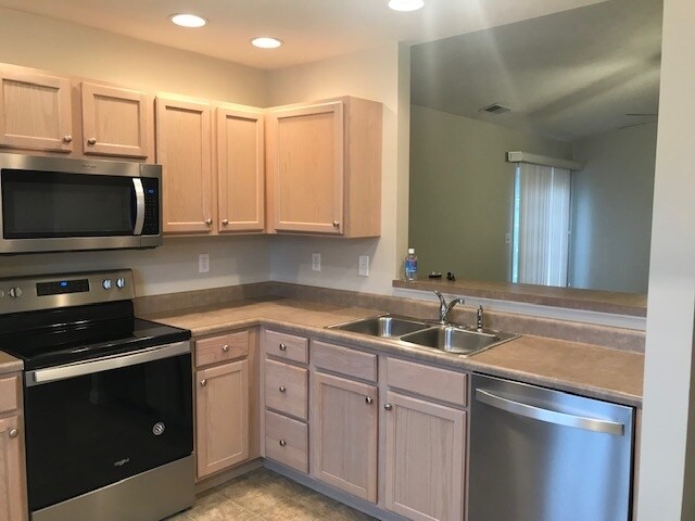 Foto del edificio - 5763 Riverwalk Cir