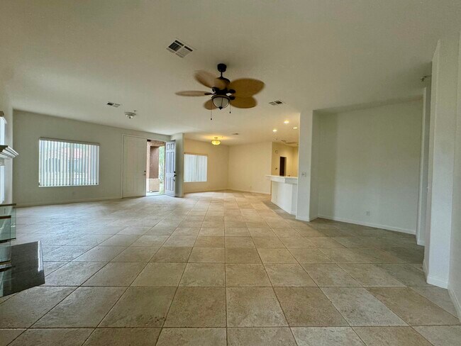 Foto del edificio - 74088 Daisy Ln