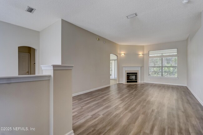 Building Photo - 749 Grand Parke Dr