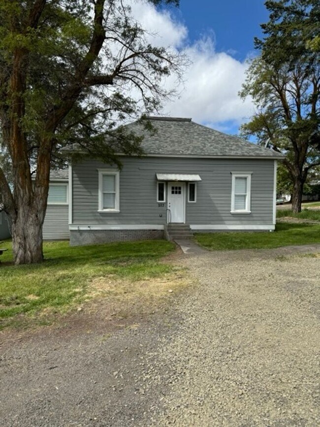 Foto del edificio - Fully renovated 3 bed 1.5 bath home!