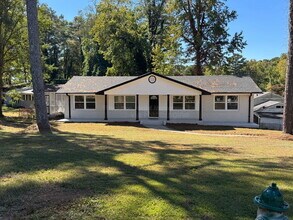 Building Photo - 3702 Chesapeake Way